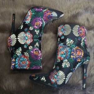 Shoedazzle booties